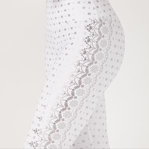 Glyder White and Silver Wildflower Lace Yoga Pant Medium